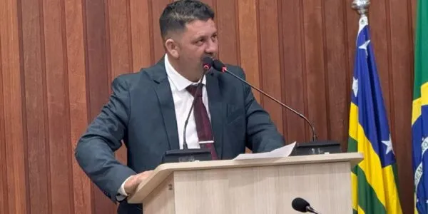 Requerimentos protocolados durante as sessões ordinárias reforçam atenção ao desenvolvimento estrutural da cidade